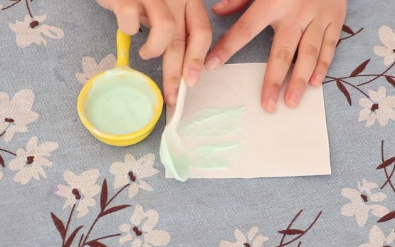 牙膏自制胶水,方法太简单了,看完一定要试试,效