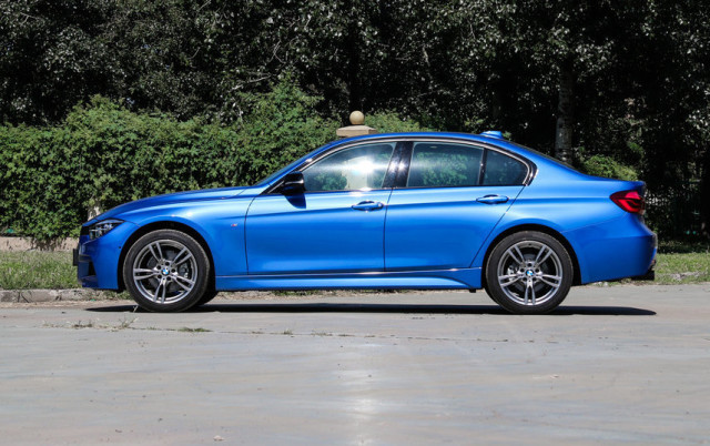 宝马330i车型测评,它是否值得选择?