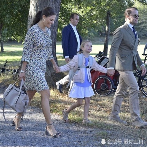 6岁瑞典公主第一天上学,与同学老师自来熟,未