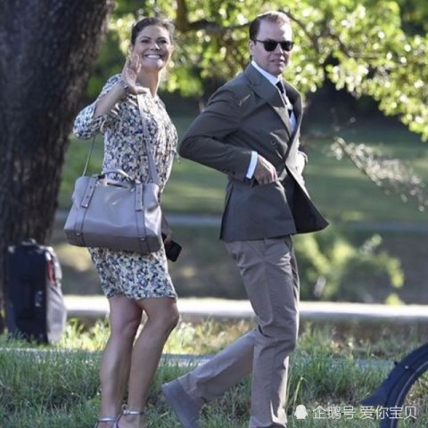 6岁瑞典公主第一天上学,与同学老师自来熟,未