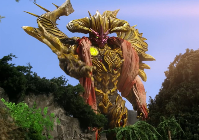 超时空魔神艾塔鲁迦穿梭于各个时空,并将奥特战士逐