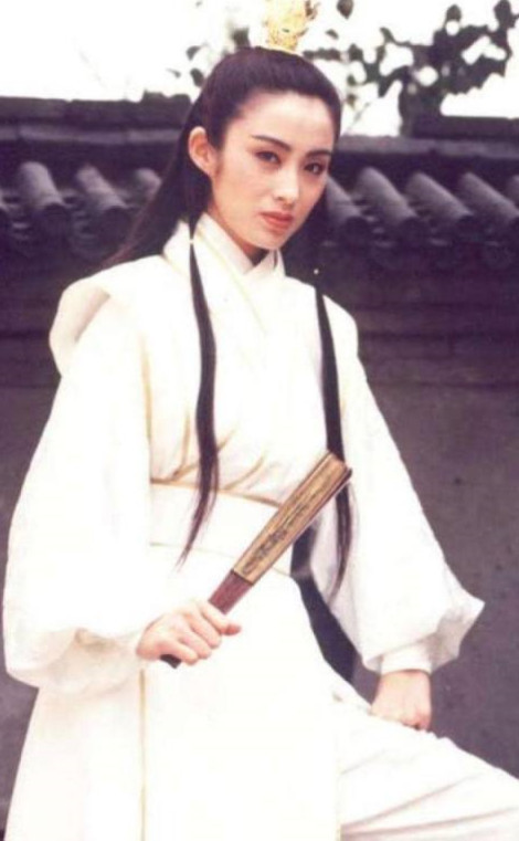 她是最美赵敏,被丈夫抛弃还遭父亲玷污,自杀三天后尸体才被发现