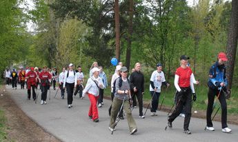 为了步数排行暴走万步,3个月后膝盖出现问题!