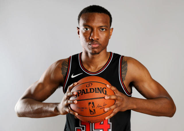 (独行侠)其他获得选票的球员:马文-巴格利(国王),特洛伊-布朗(奇才)