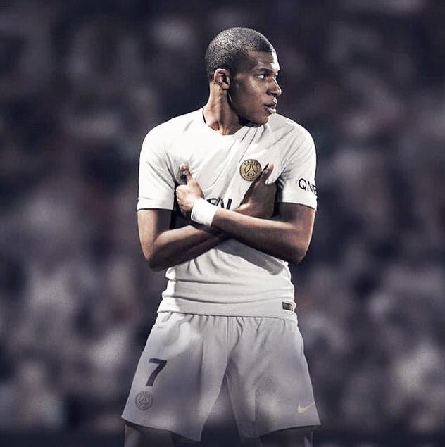 谁将接过C罗留下的皇马7号?迟迟不宣难道在等