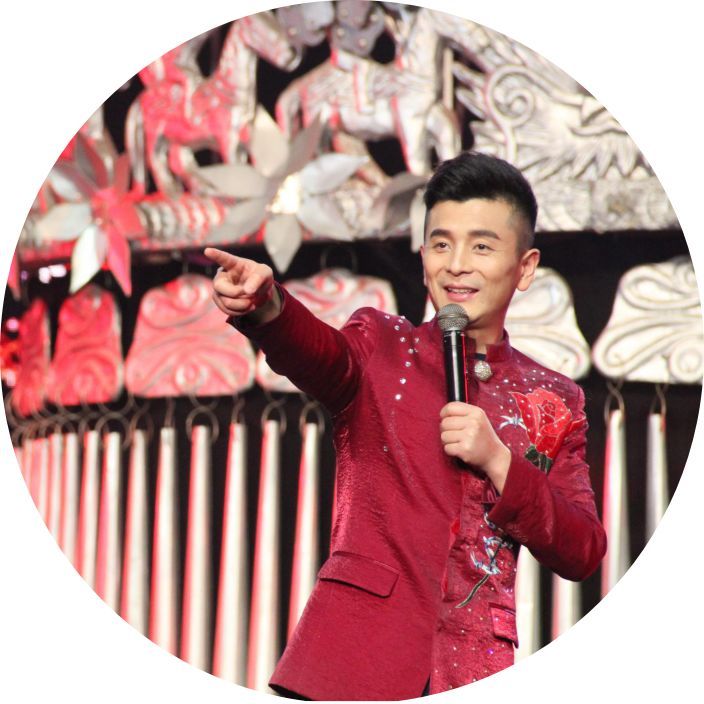 张小明魅力湘西主持人 编者:为什么此次选择了欧阳斌市长的《青春的