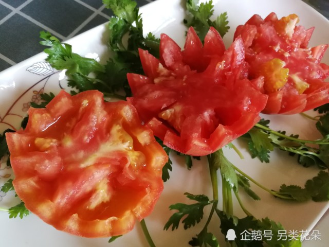 这道菜很多人没见过也叫不出名字,西红柿跟菠萝的组合猜猜看是啥