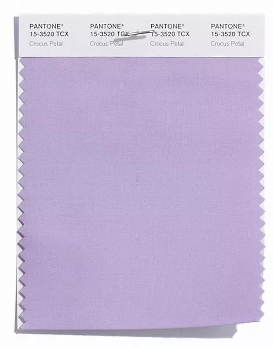 crocus petal番红花紫淡淡的柔粉色加上纯净的白色,中和了甜腻,日常穿