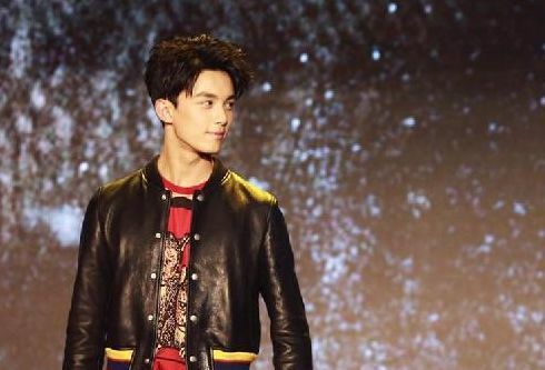 《沙海》马日拉公布生活照,原来是个帅小伙,网友:判若两人