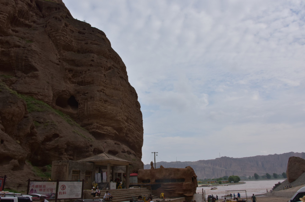 景泰石林驴车的聚集地——饮马沟