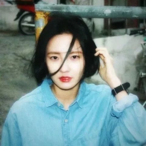 超级好看的港风女生头像