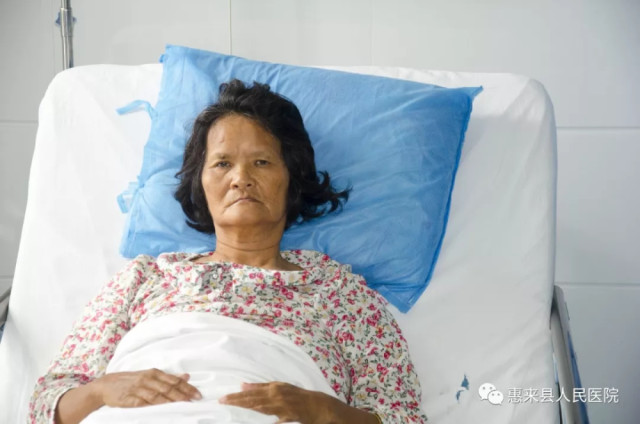 她在惠来遭车祸,医院开通绿色通道进行施救,