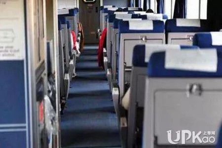 人民日报评论:高铁霸座,考验的不只是道德