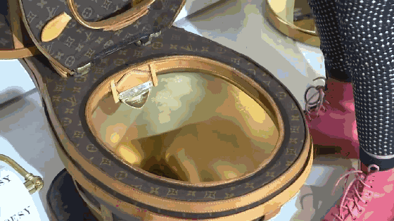 supreme砖头,prada装尸袋,大牌爱作妖