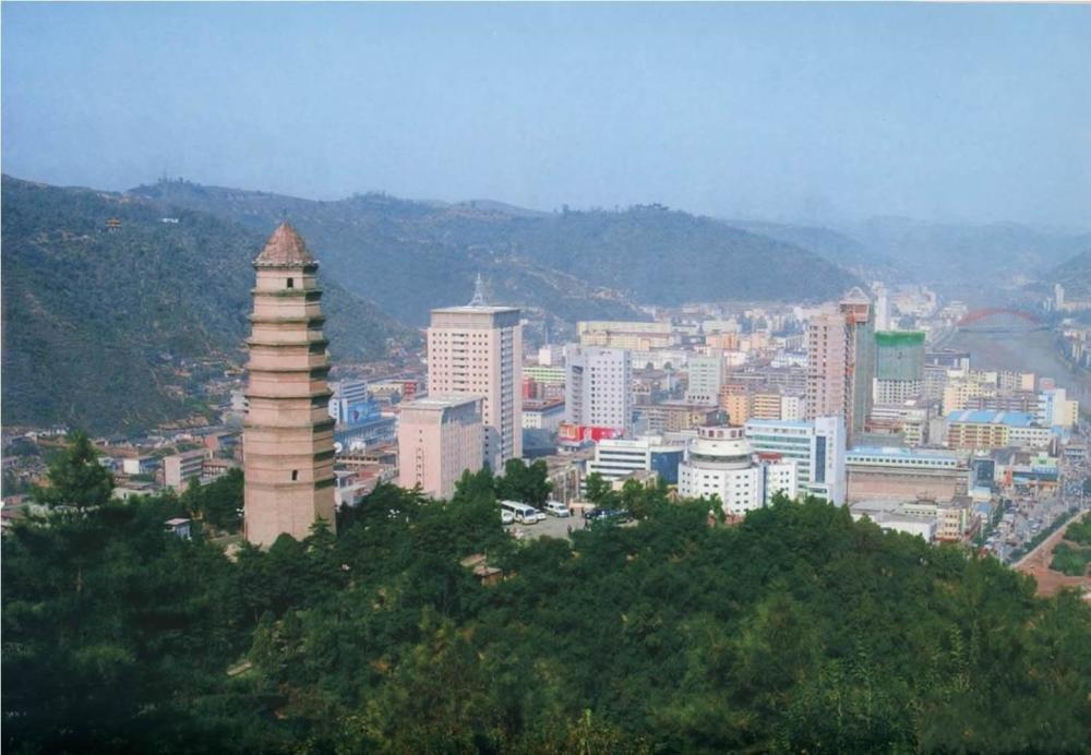 中国最偏僻的一线城市,GDP仅千亿,境内有天