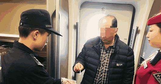 高铁上被强行占座,怎么办?