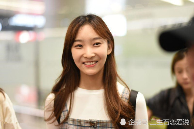 高颖浠亮相机场,变化太大粉丝不敢认,网友:怪不