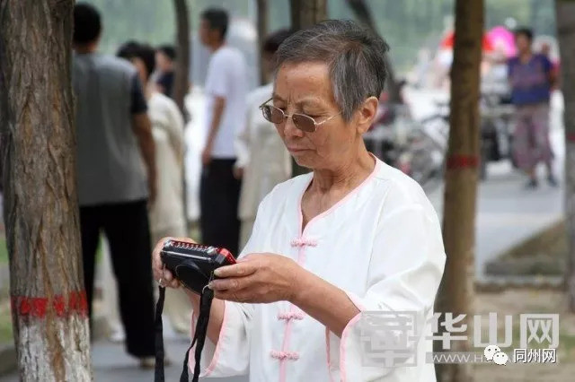 改革开放40年:收音机见证了社会的变化