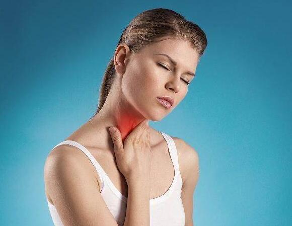 秋天喉咙干吞吐不适，多半是咽炎，每日用它泡水，效果让人惊喜