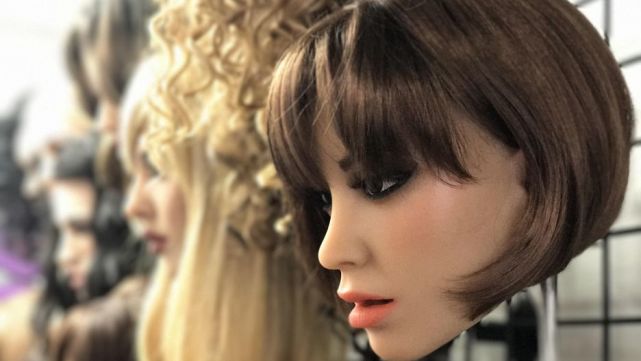 称这批搭载全套装备和功能的 ai 女性伴侣机器人将会在今年 9 月份正