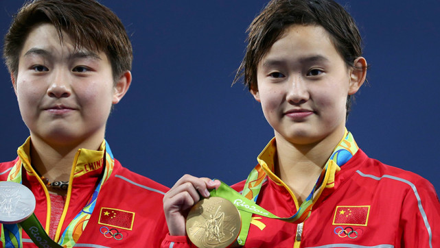 任茜女子10米台摘金 司雅杰银牌