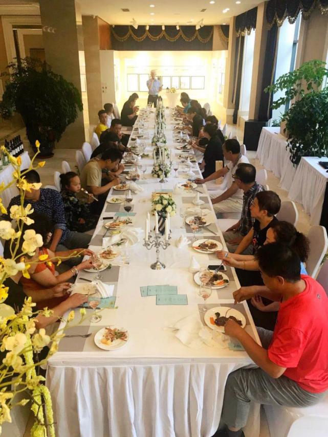 观澜庭红酒法餐品鉴暨VIP答谢会浓情致意,礼谢