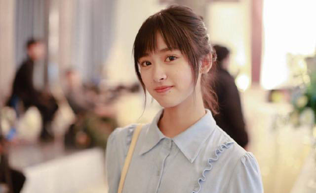 王鹤棣与沈月用一双筷子,粉丝看到之后竟然如