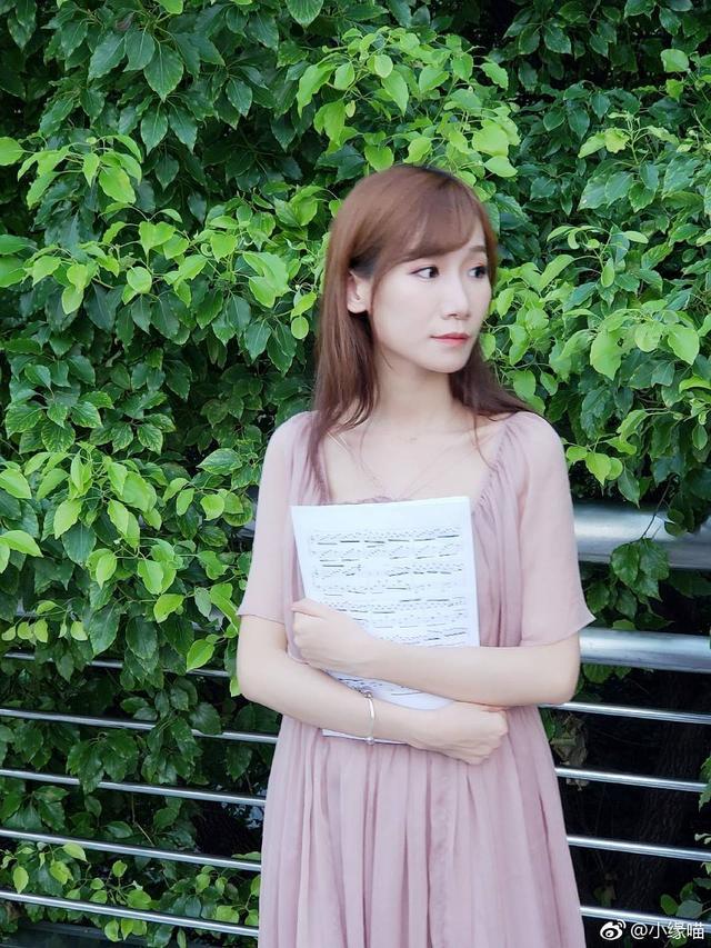 小缘新歌《热恋未满》各大平台正式上线,网友:不做歌手可惜了!