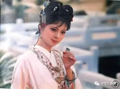 再读《红楼梦》:艳冠群芳薛宝钗