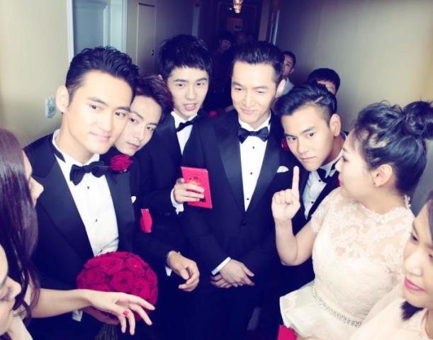 张馨予婚礼伴郎团曝光,颜值堪比袁弘伴郎团,居