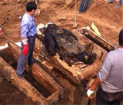 湖南一考古隊長，帶隊考古卻不幸挖開自家祖墳，墓中寶物全部上交 歷史 第5張