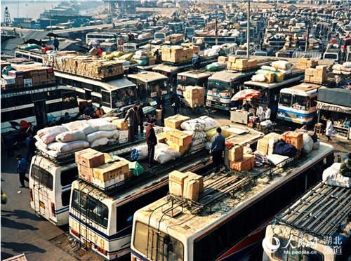 圖為：昔日的漢正街集散地——東漢正街車站