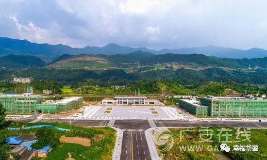 正在建设中的高兴火车站是这样的,期待11月竣工后的样子!