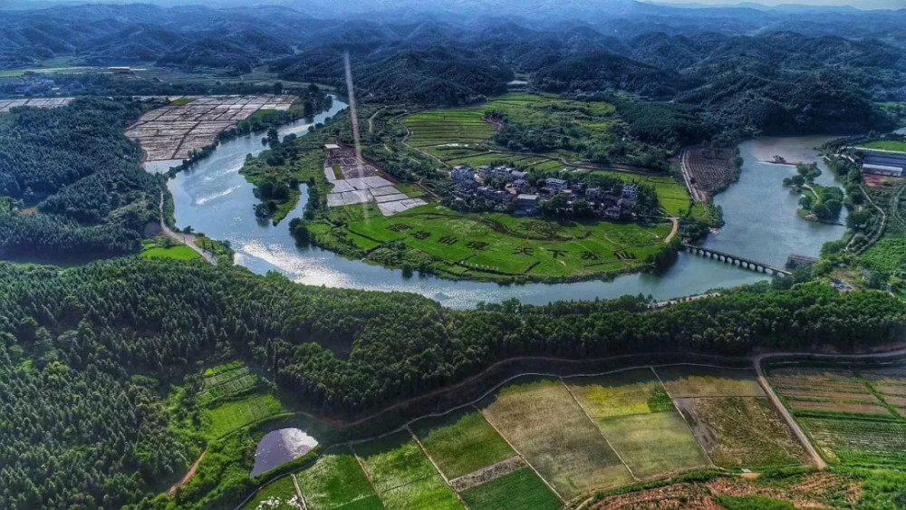 周末去哪玩快来郴州栖凤渡逛古村吃鱼粉赏美景