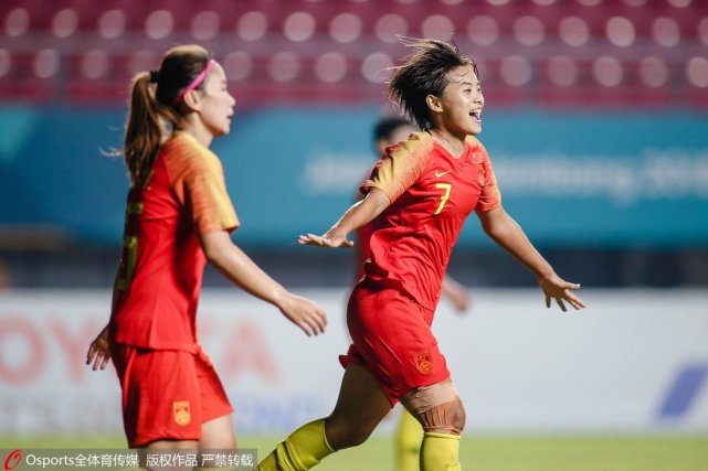 中国女足强势挺进半决赛，气势如虹