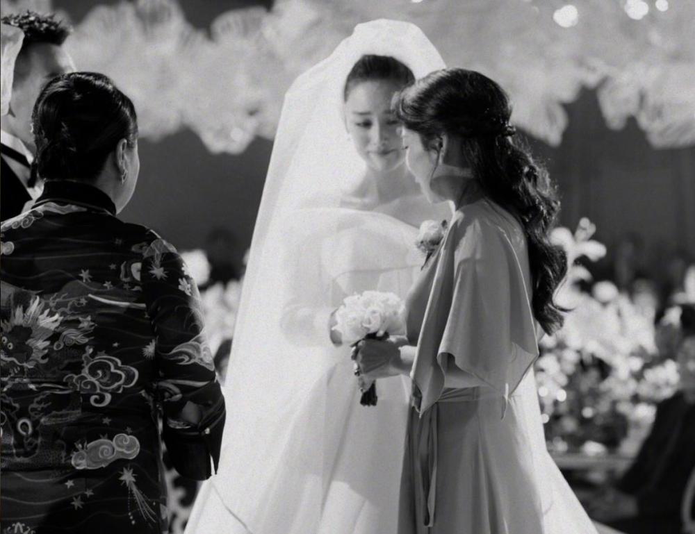 黑背景婚纱照_婚纱照背景(3)