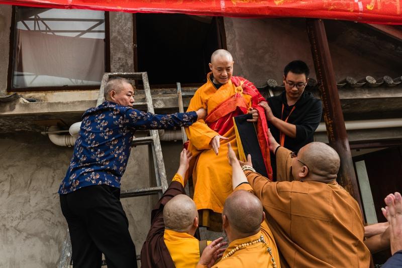 大理弥陀寺举行圣光法师闭关三年 圆满出关