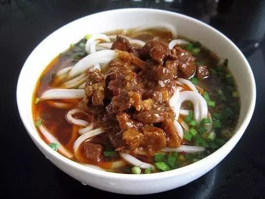 杂酱饵丝,焖肉米线熟悉的味道童年的记忆弥渡太花供销社彩云小吃,应该