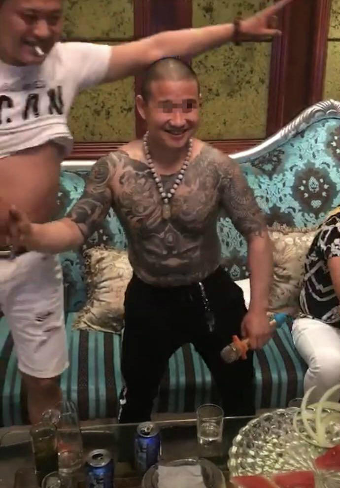 昆山砍人反被杀男子的17年江湖:从小镇青年 到