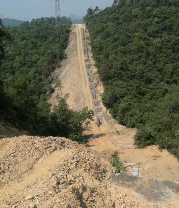 段天然气高压管道工程正式开工建设,随山体敷设,途经后山村,丰产水库