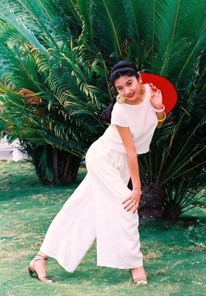 童年记忆老挂历上的美女原来是这样来的