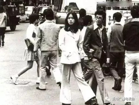《改革开放40年》--看衣的变化