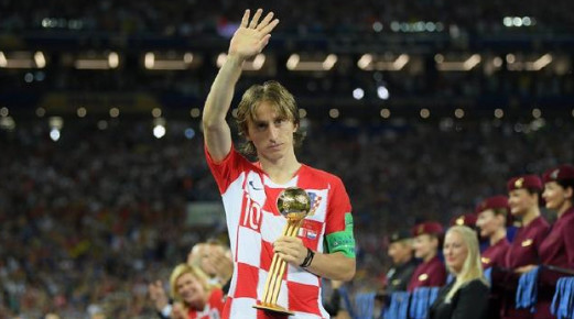 C罗三年里丢掉的第一个C位:离开皇马,他还会是