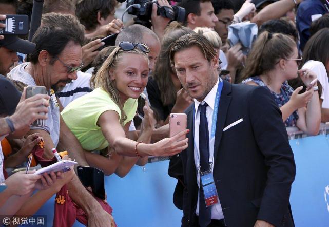 托蒂也出席了今天的抽签仪式