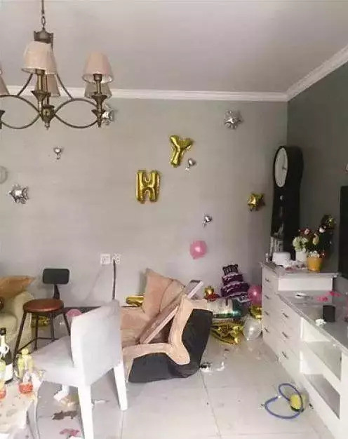 俩漂亮女租客退房后 房东竟发现屋内有200多只