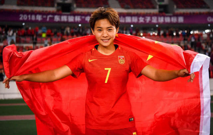 爱C罗的女梅西王霜:进球过人视频刷爆社交平