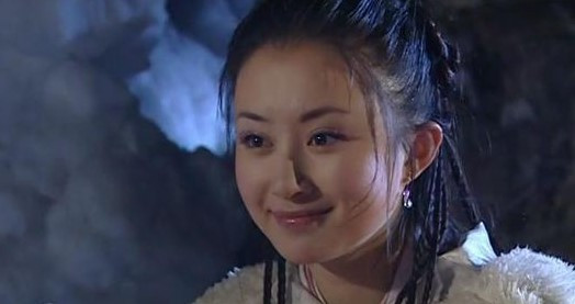 水笙如果再仔细想想,凌霜华的丫头也算是一个好人,她为丁典个凌霜华传