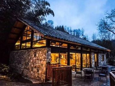 利川白鹊山"大地乡居·龙船调"民宿湖北巴东县野三关获得"全国避暑