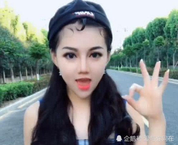 抖音最美孕妇直播跳舞!手上的动作惊呆众人!网友喊话:你可是当妈的人!