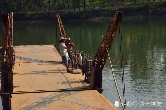 周口沙河摆渡人:现代版的《伏尔加河上的纤夫》|伏尔加河上的纤夫|沙